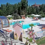 Confort 4 Pers, Terrasse Jardin - Api-1-52-1942 Kamp alanı Montlaur (Aveyron)