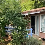 Kamp alanı Confort 4 Pers, Terrasse Jardin - Api-1-52-1942 Montlaur (Aveyron)