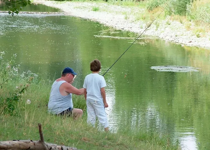 Confort 4 Pers, Terrasse Jardin - Api-1-52-1942 Camping Montlaur (Aveyron)